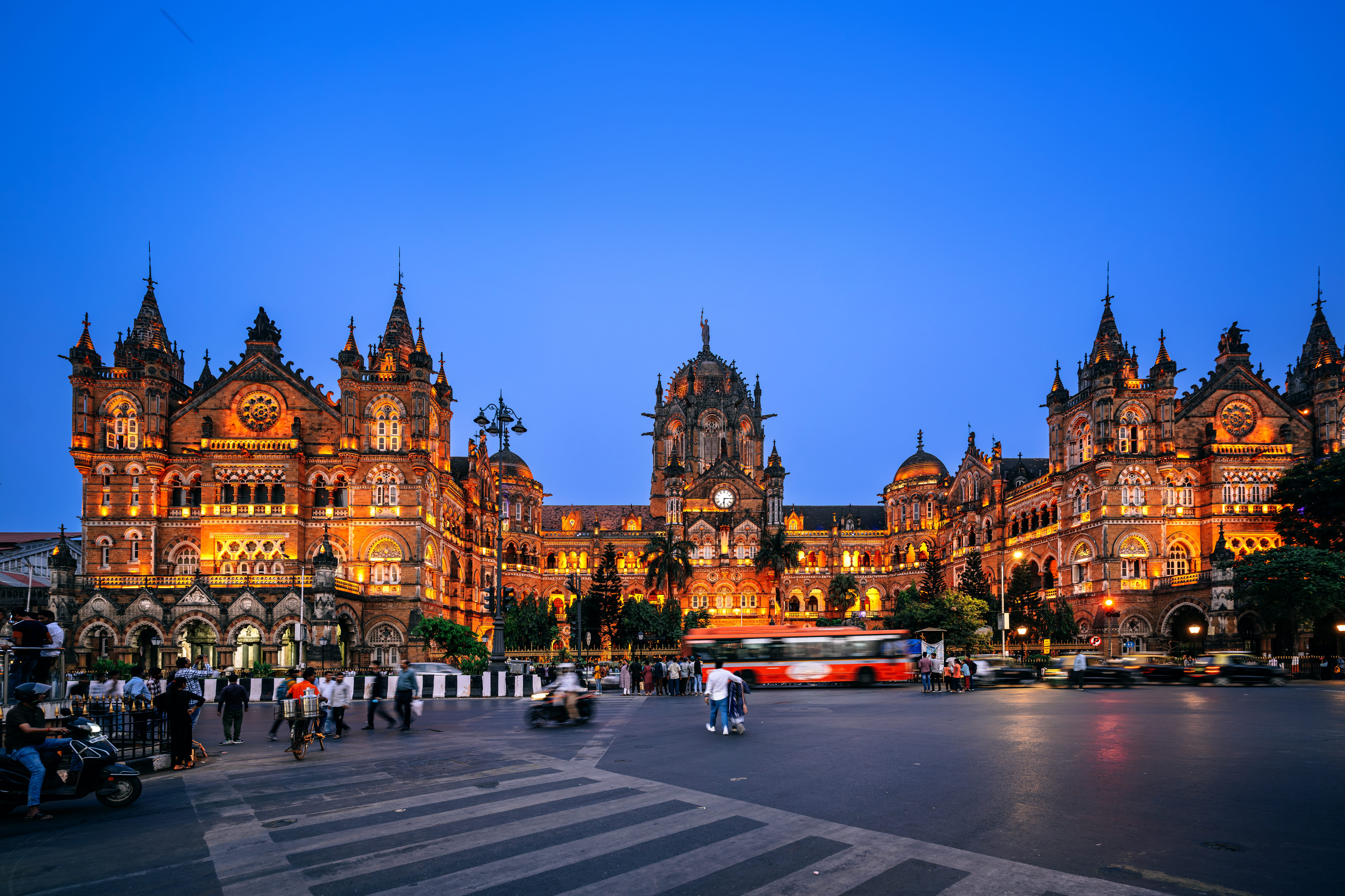 View of Victorian-looking building in Mumbai illuminated at night