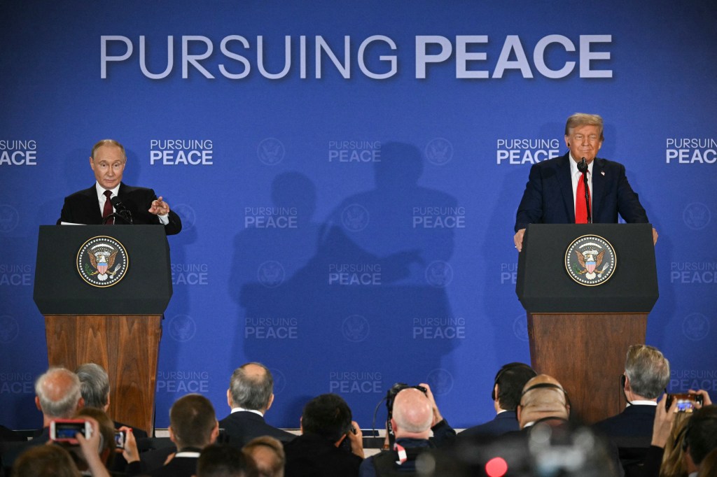 Trump and Putin at a joint press conference.