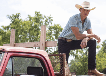 Suspect took ‘specific’ actions before fatal attack on country singer’s mom, former FBI agent says