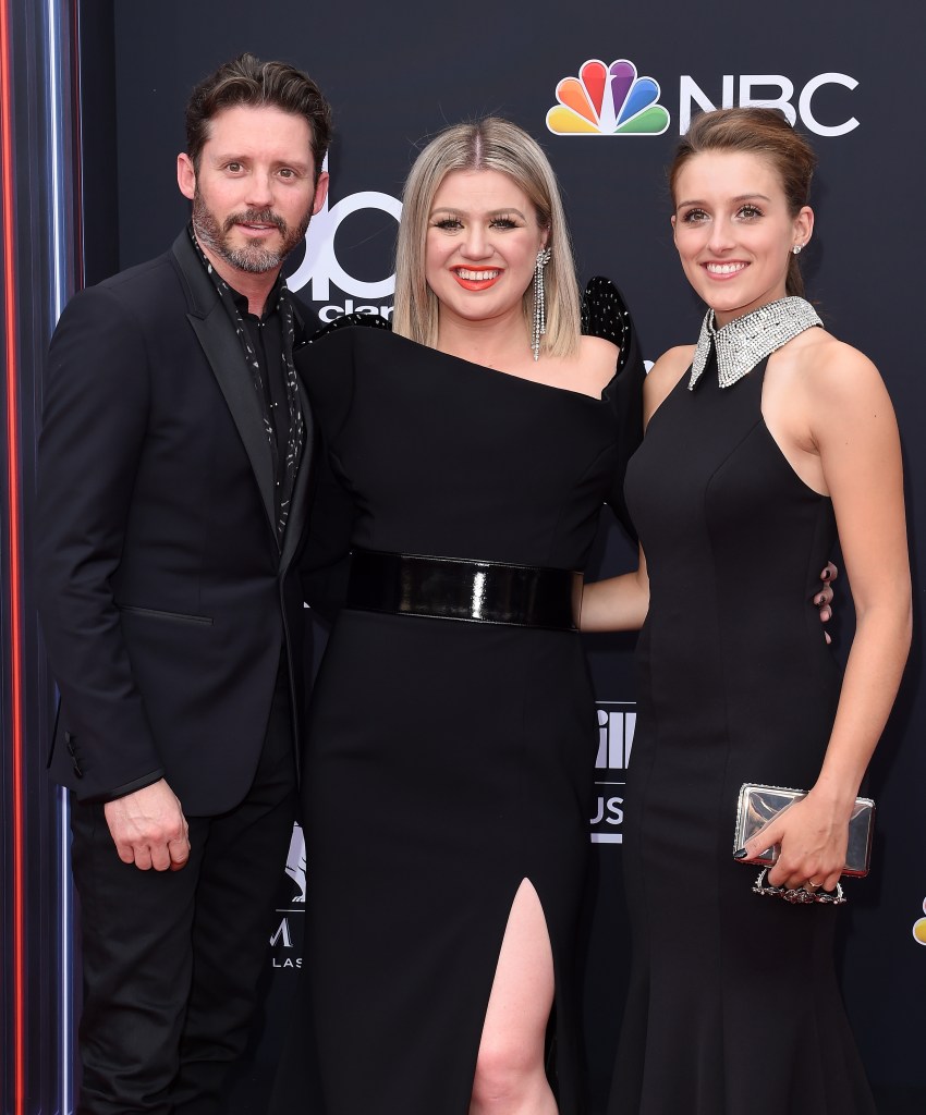 Kelly Clarkson, Brandon Blackstock and daughter Savannah at May 2018 Billboard Music Awards