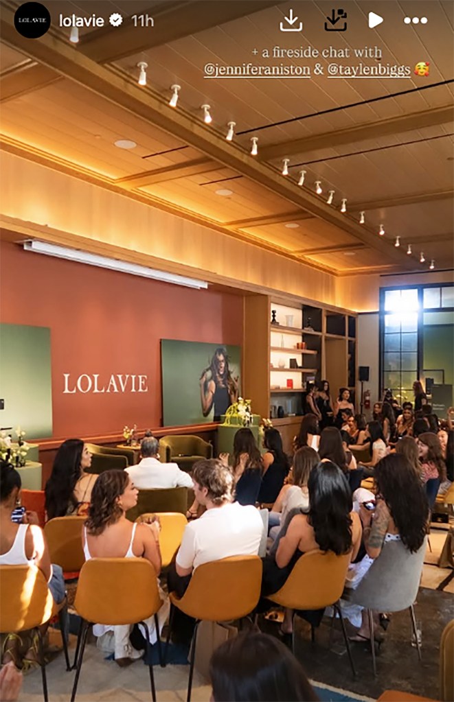 Jennifer Aniston LolaVie event