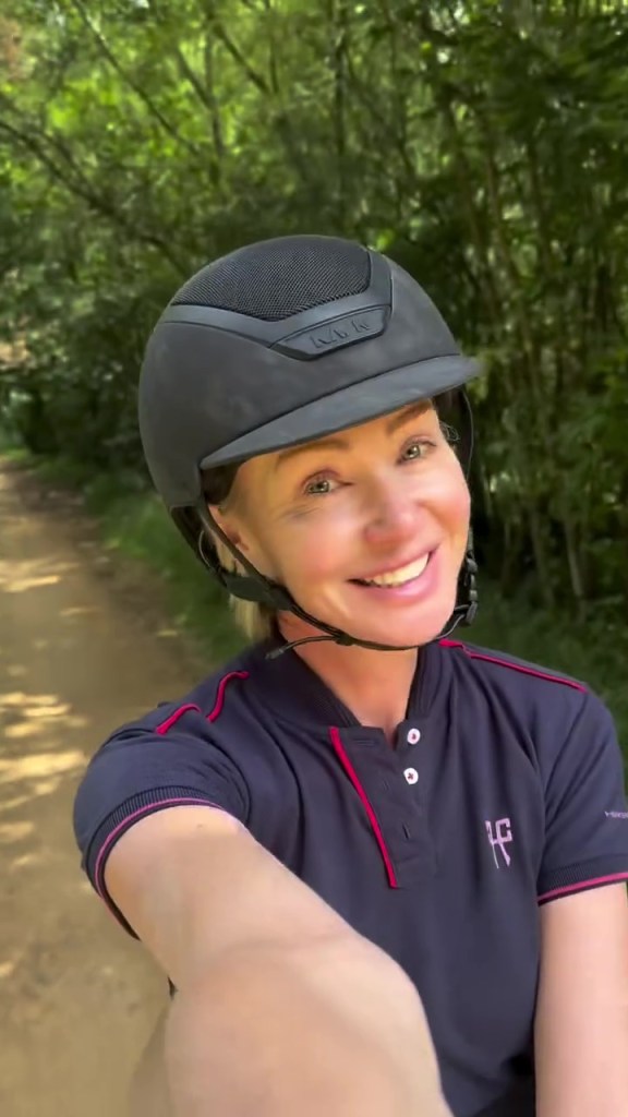 Ellen DeGeneres and Portia de Rossi living in the English countryside
