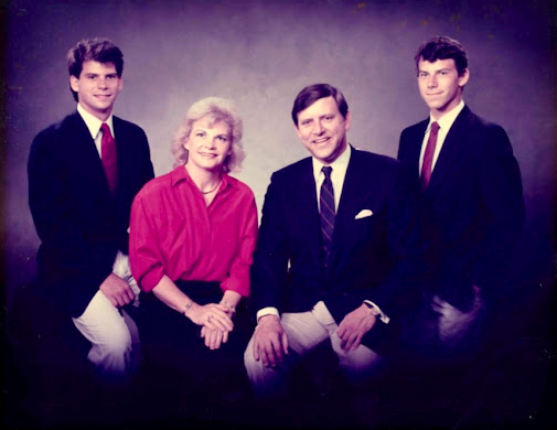 Family portrait of Jose, Kitty, Lyle, and Erik Menendez.
