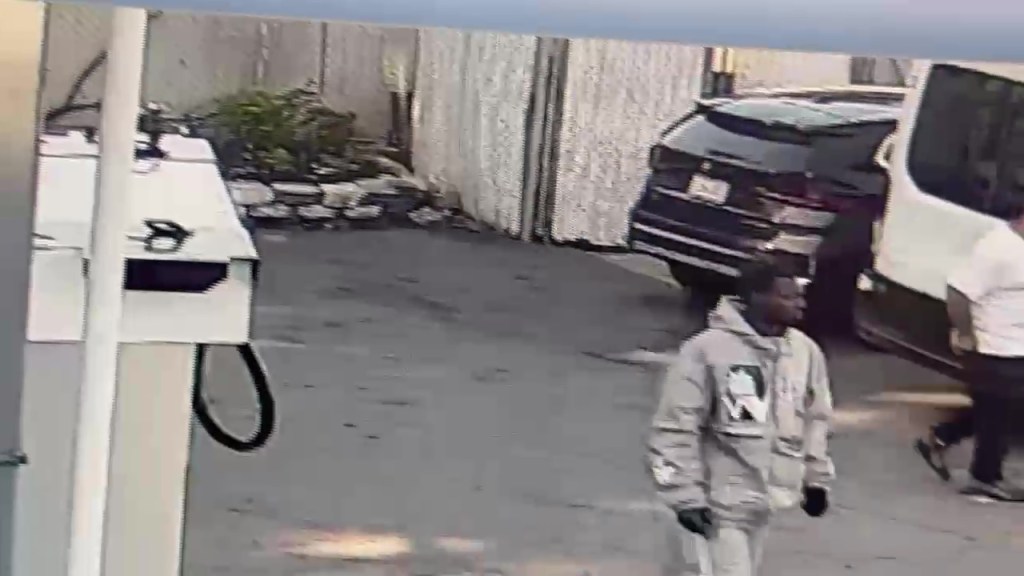 surveillance video shows Kevin Dubuisson during alleged carjacking spree on Aug. 22, 2025