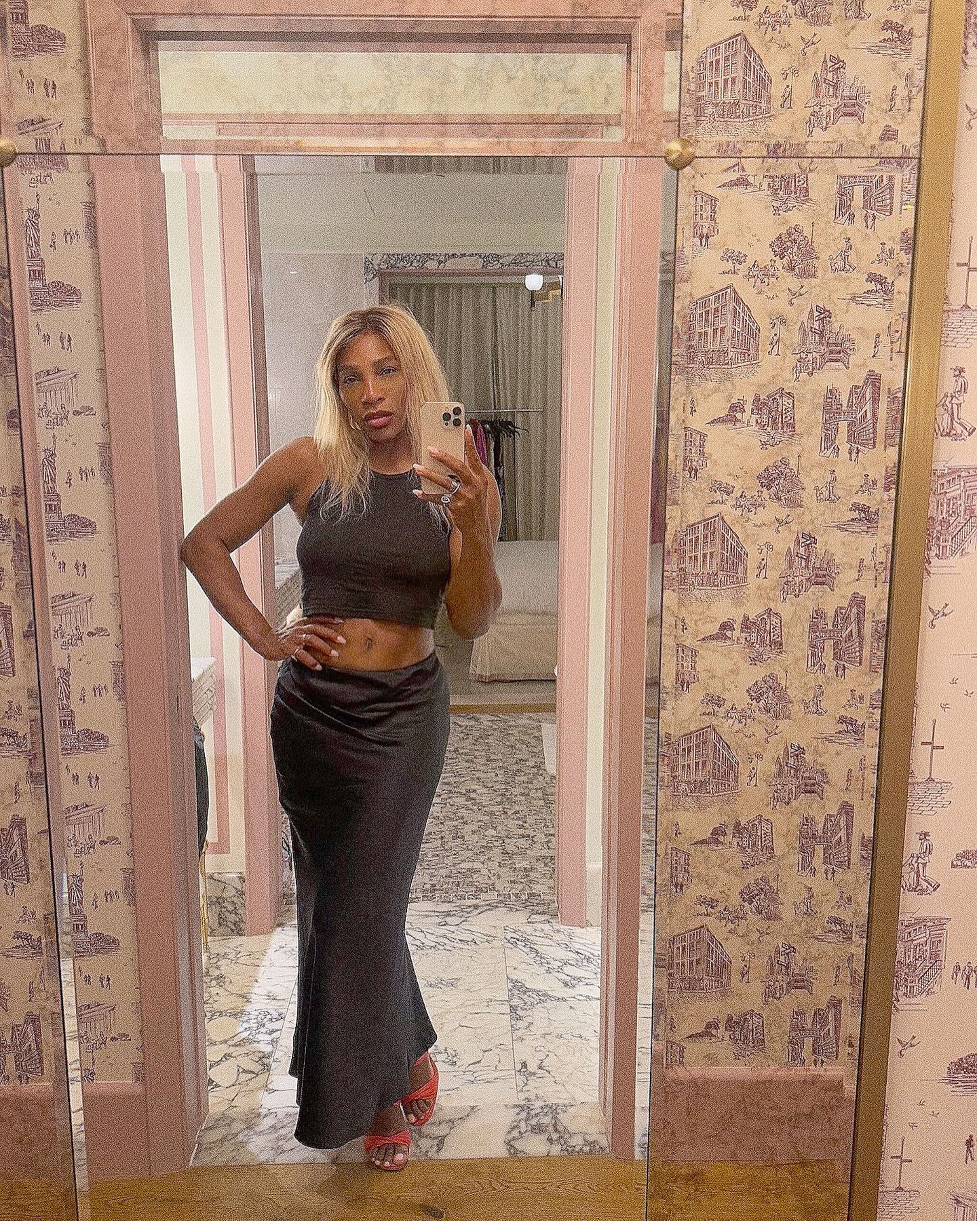 A mirror selfie of Serena Williams