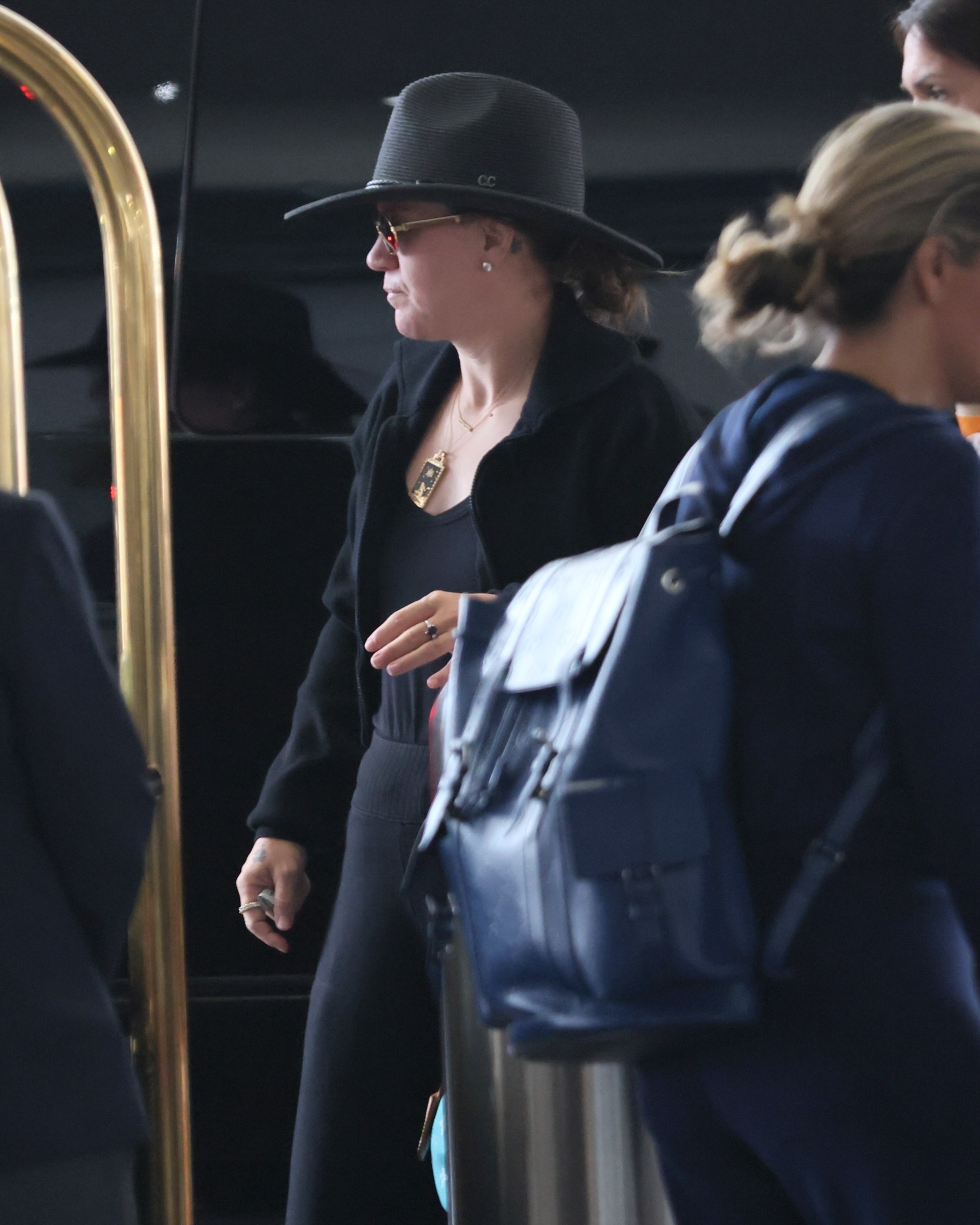 Kelly Clarkson in black clothing. 