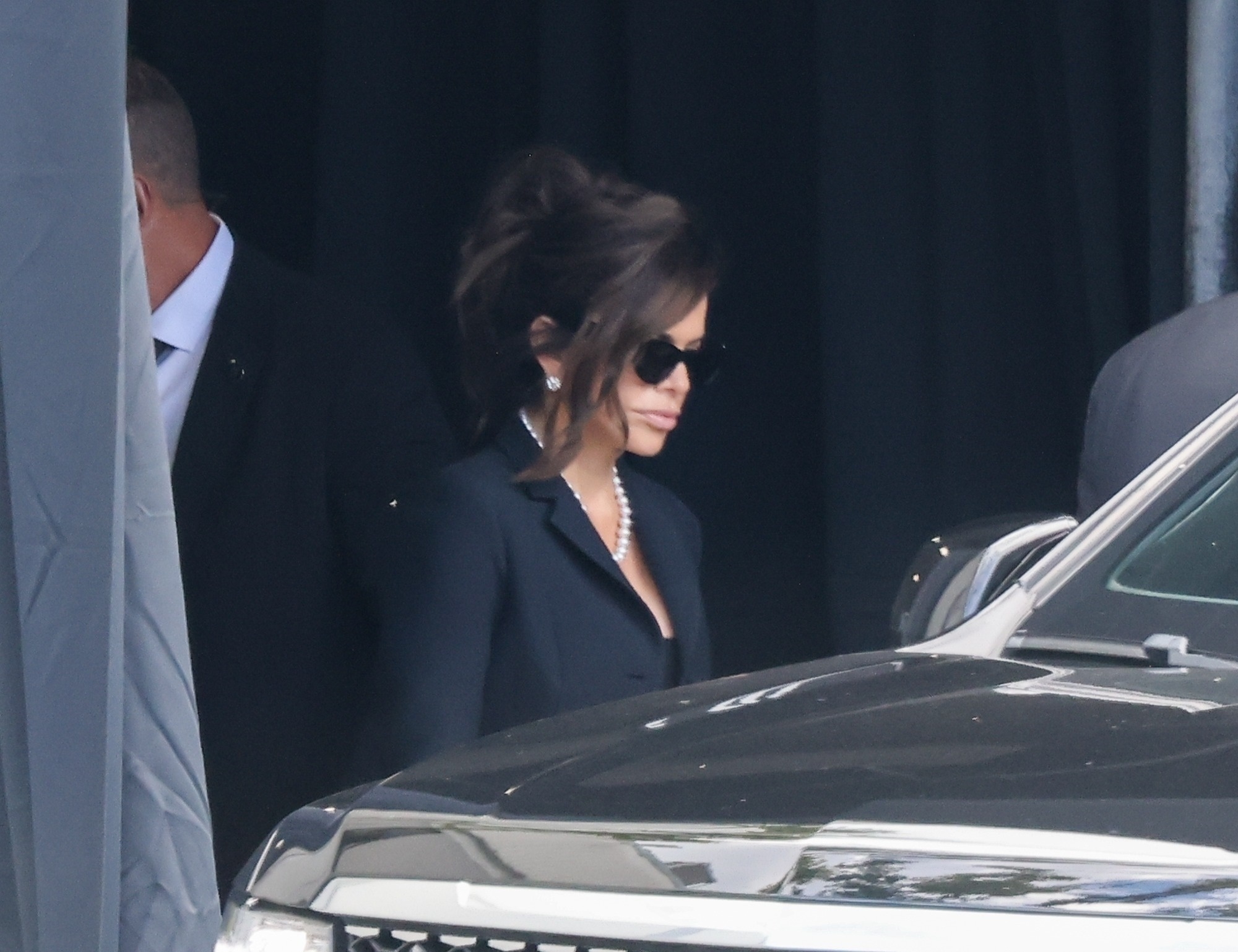 Lauren Sanchez in sunglasses. 