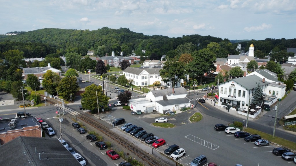 The median household income in Bethel is about $115,135 -- well above the national median household income of $77,700.