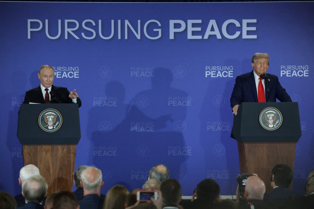 Presidents Trump and Putin at a press conference.
