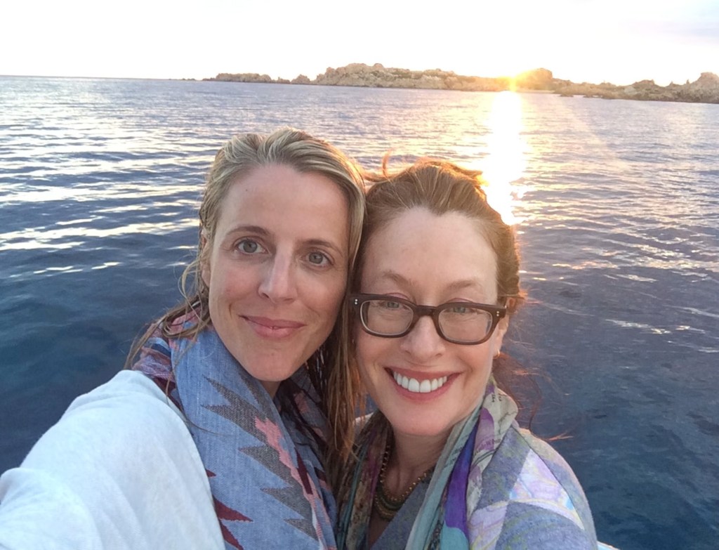 Ashley Richardson and Taylor Thomson in a selfie by the water.