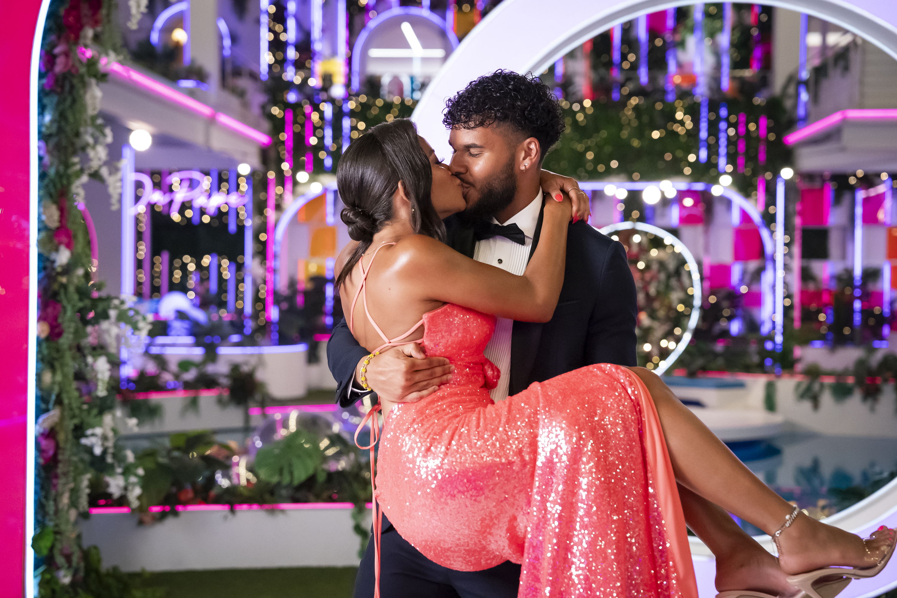 Amaya Espinal and Bryan Arenales