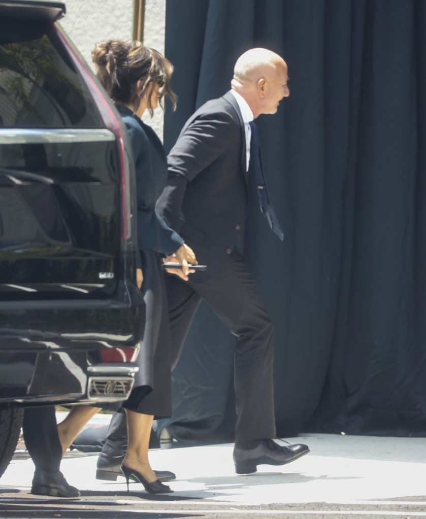 Jeff Bezos and Lauren Sánchez at his mother's funeral.