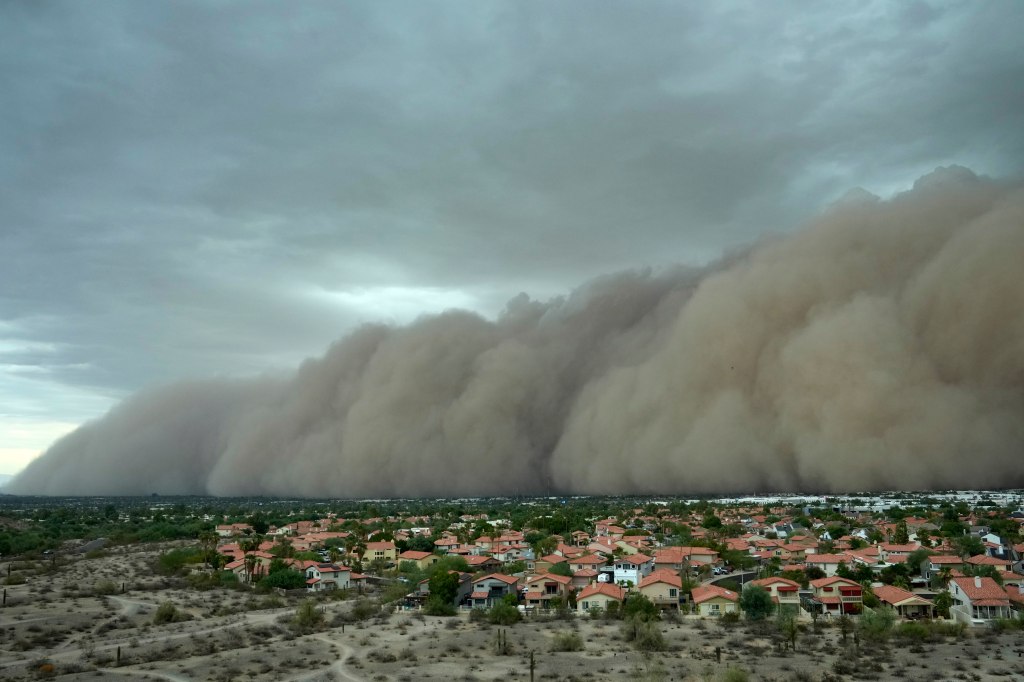 Monsoon dust storm approaching Phoenix.