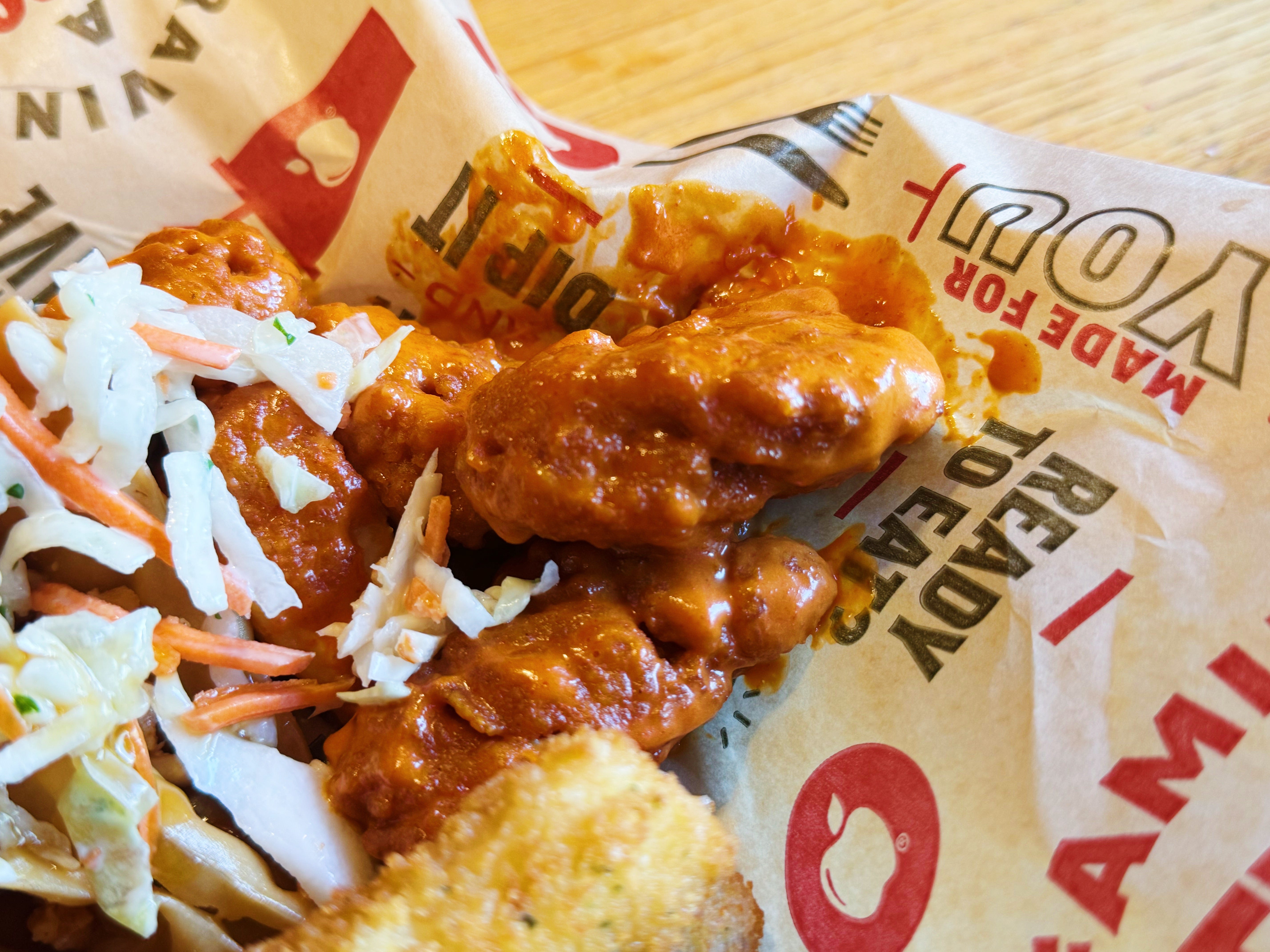 applebees ultimate trio buffalo boneless wings
