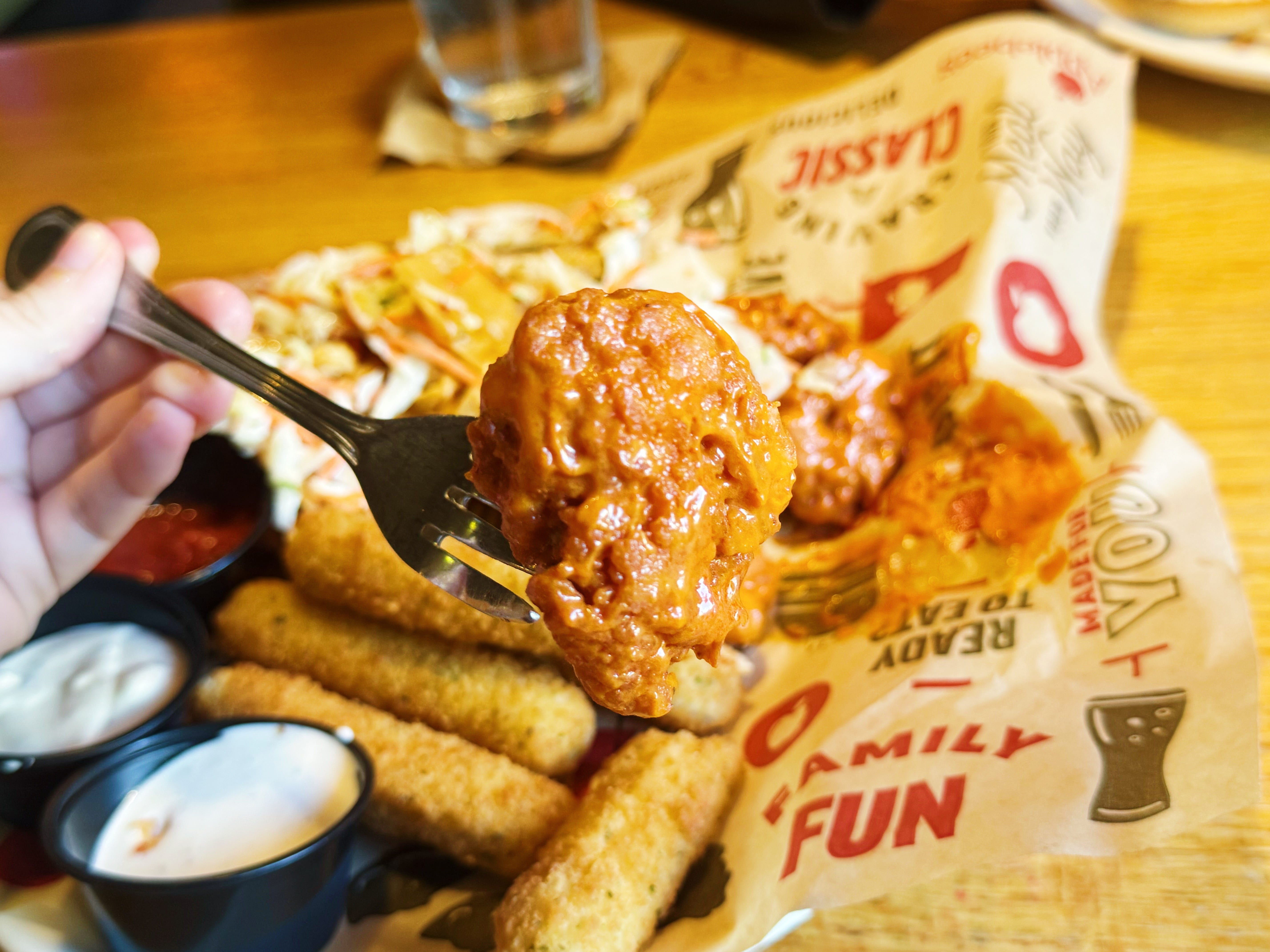 applebees ultimate trio buffalo boneless wings