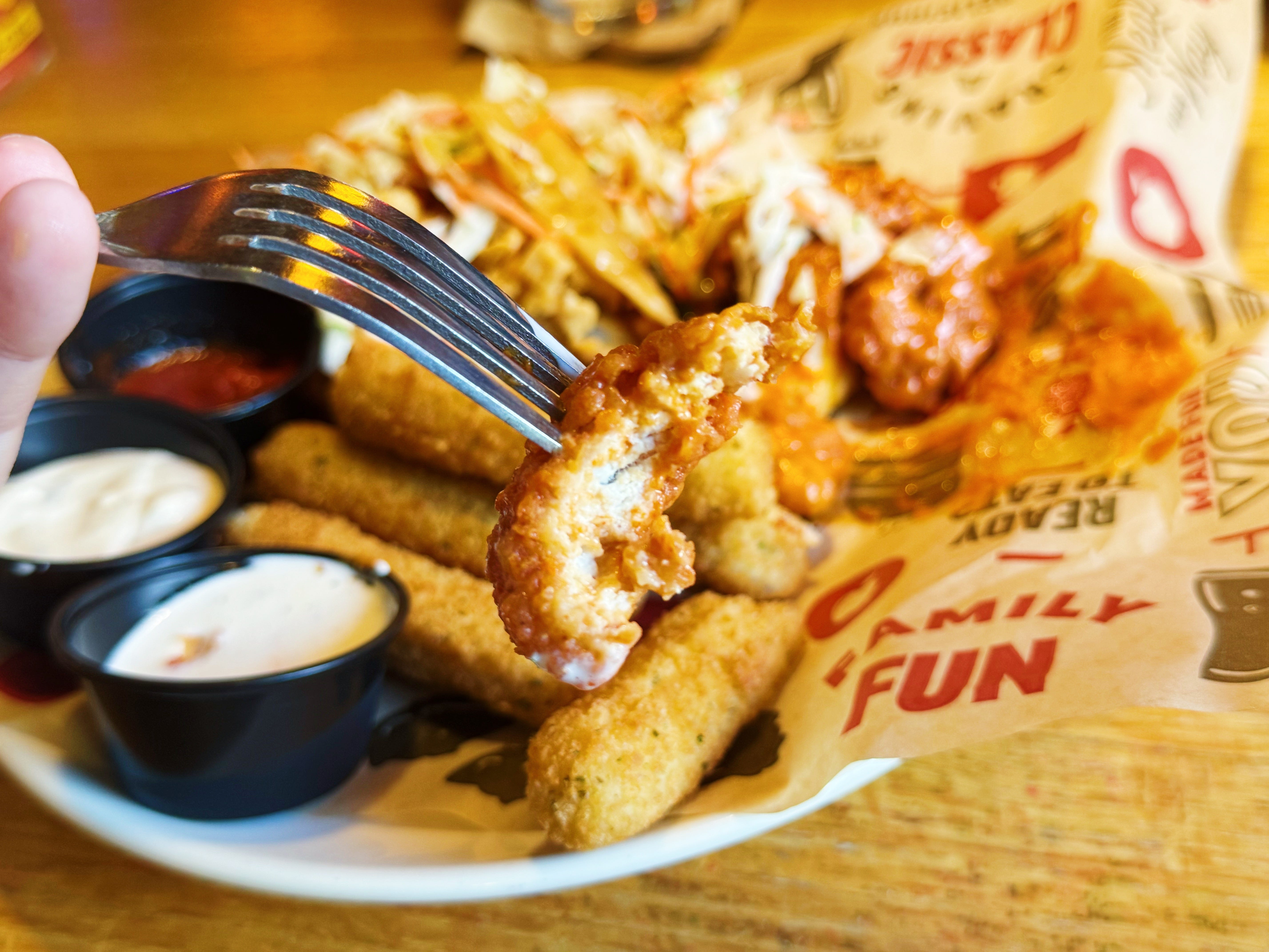 applebees ultimate trio buffalo boneless wings
