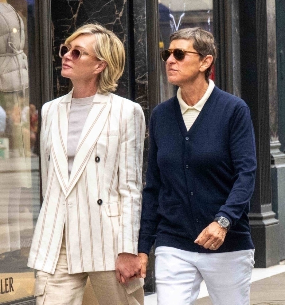 Portia de Rossi and Ellen DeGeneres.