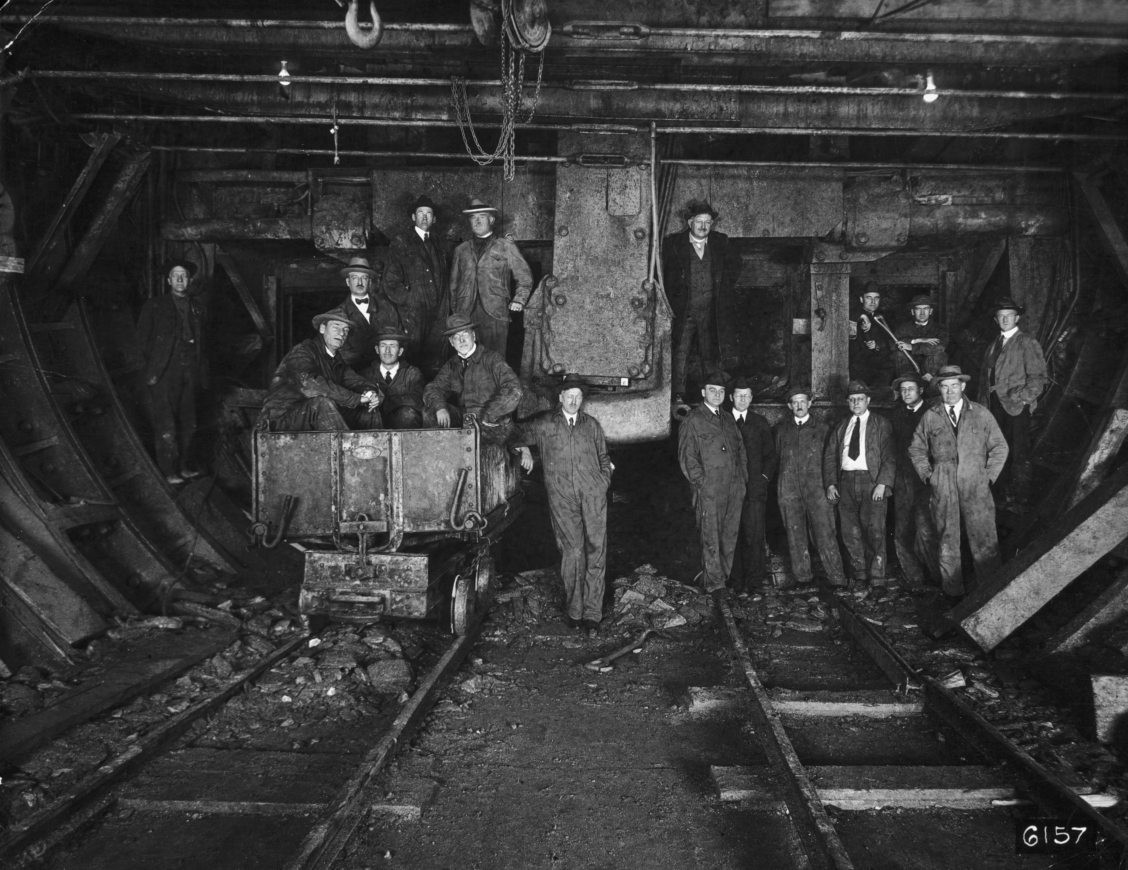 construction of the holland tunnel