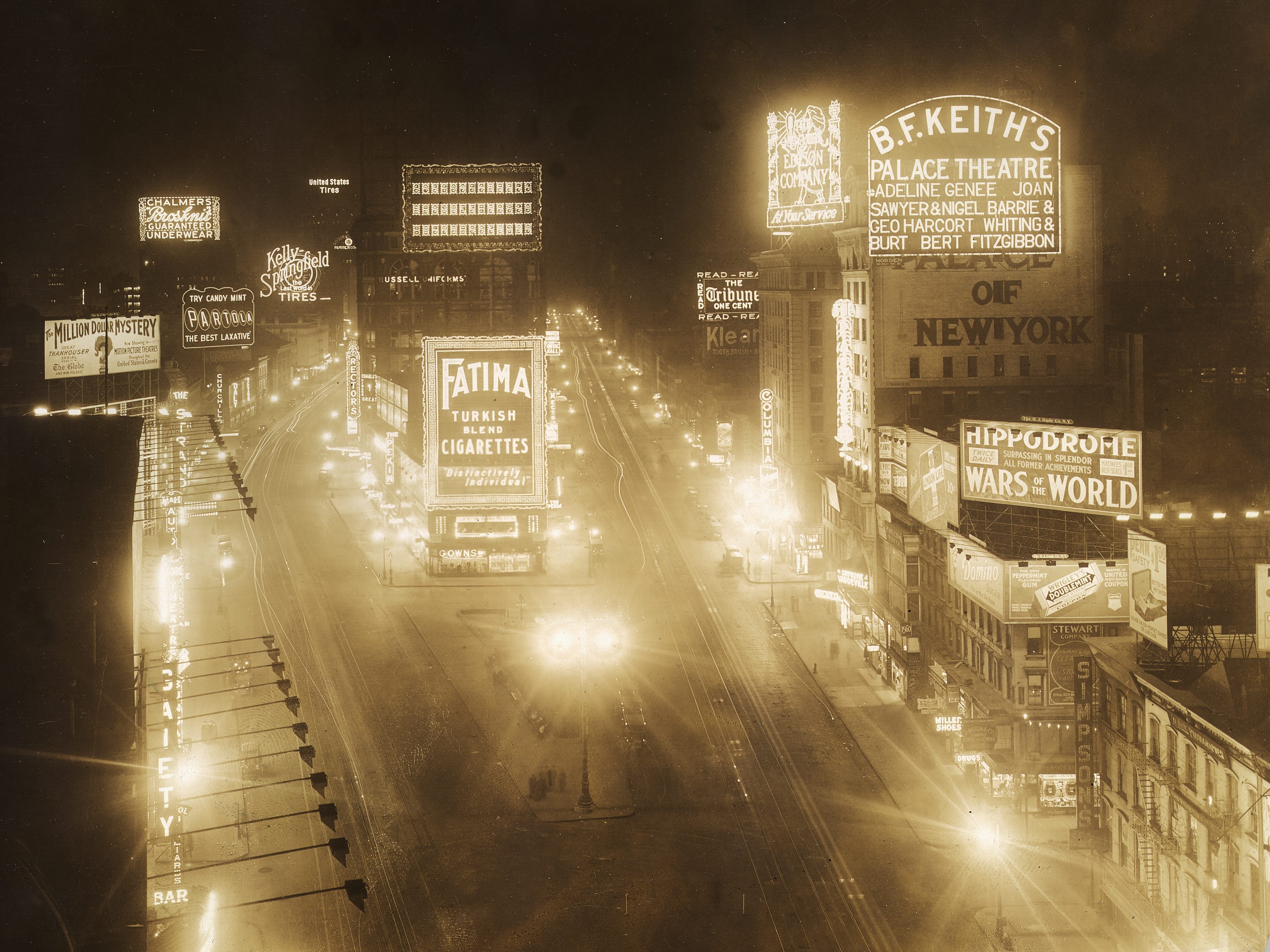 advertisement in times square 1920s