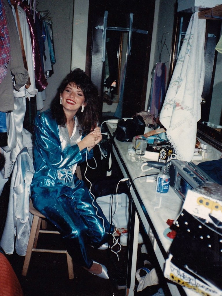 Shania Twain throwback '80s photo