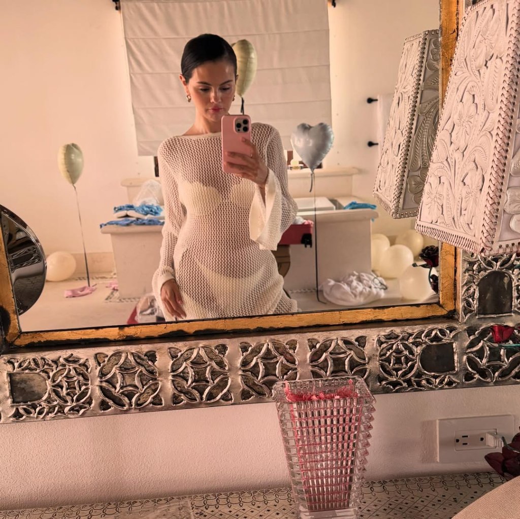 Selena Gomez shares pics of her bachelorette party in Cabo San Lucas, Mexico.