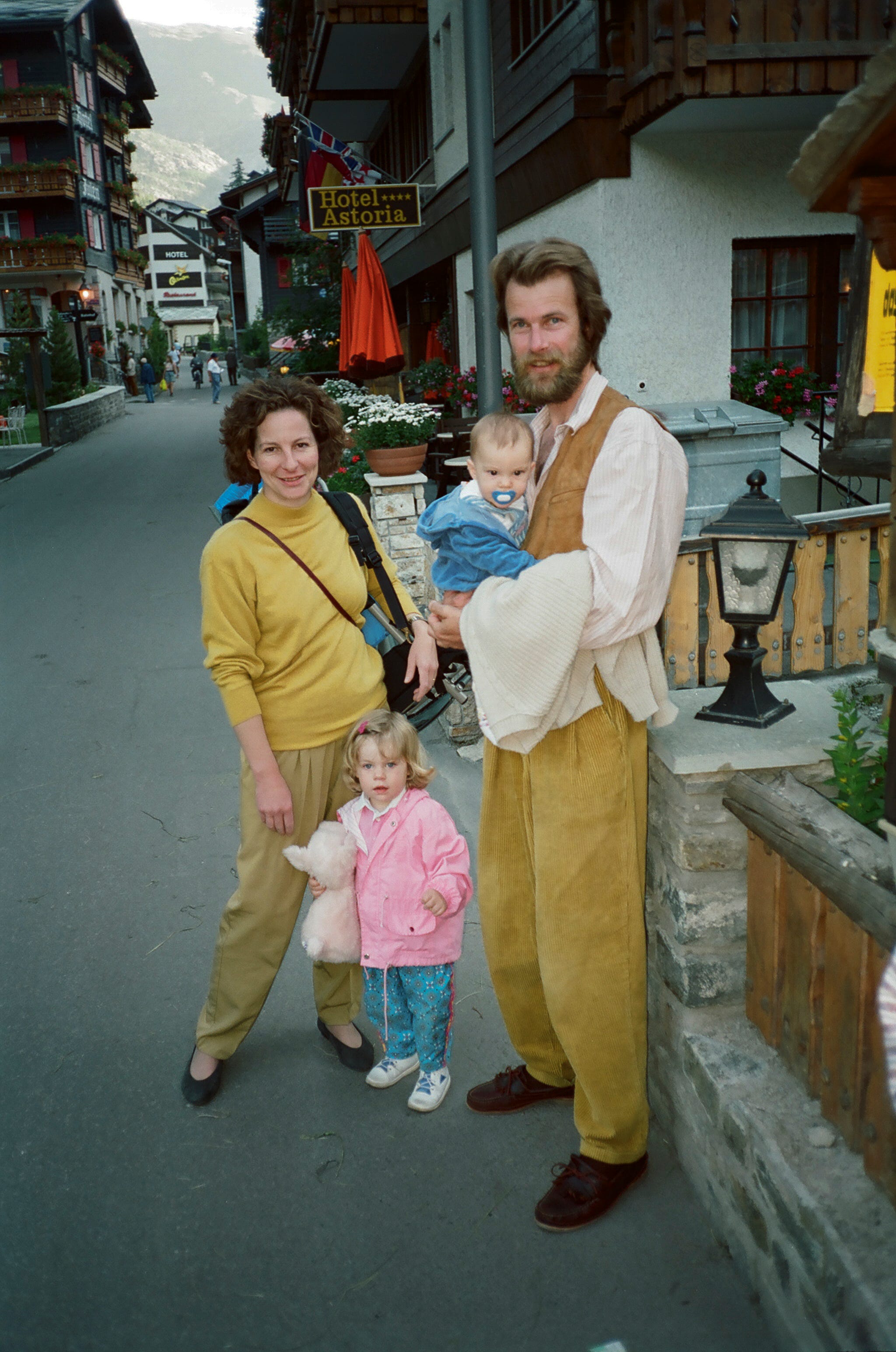 Konrad Steffen and his family: his late wife Regula Werner and kids, Simon and Anico