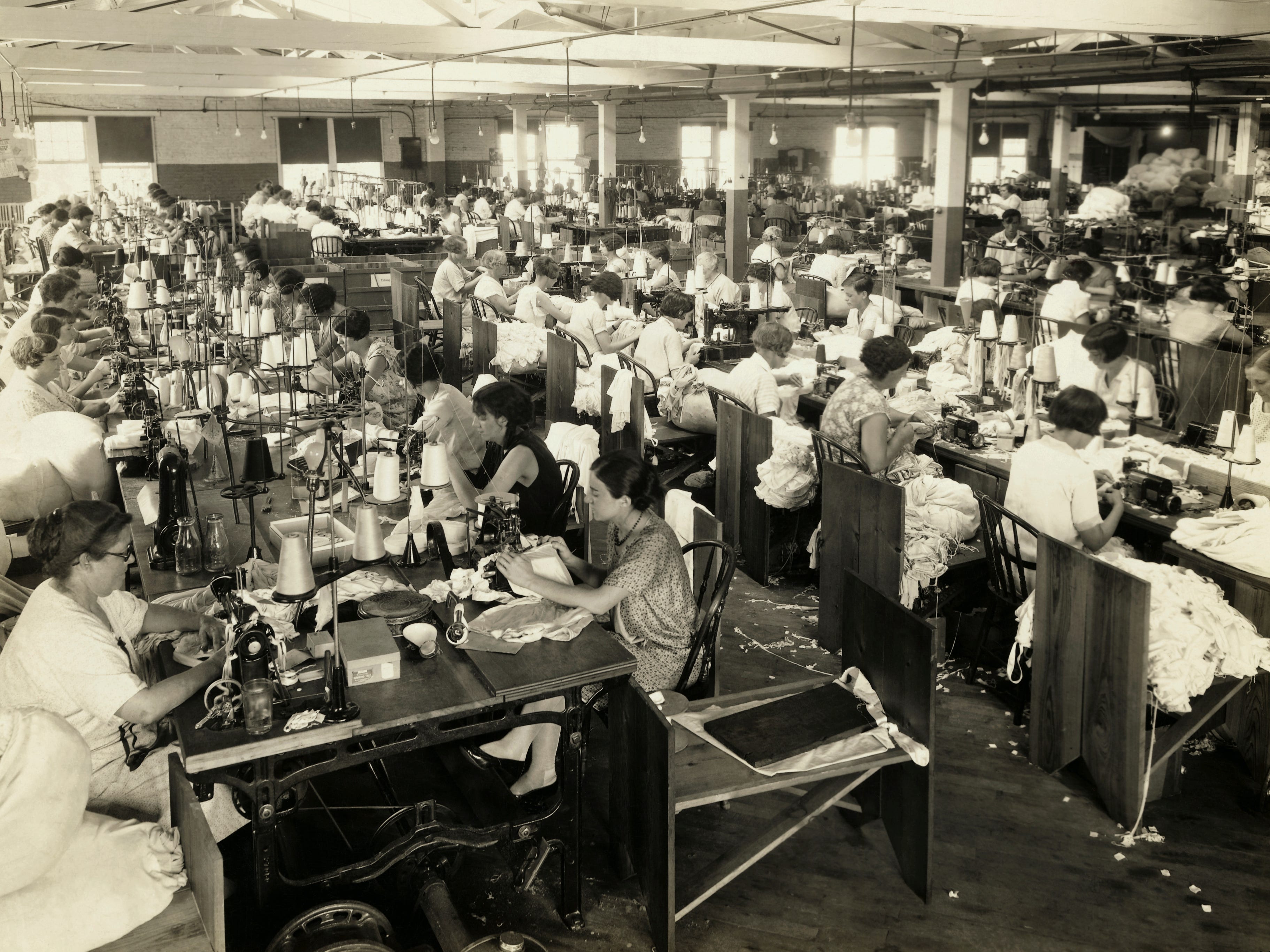 women working 1920