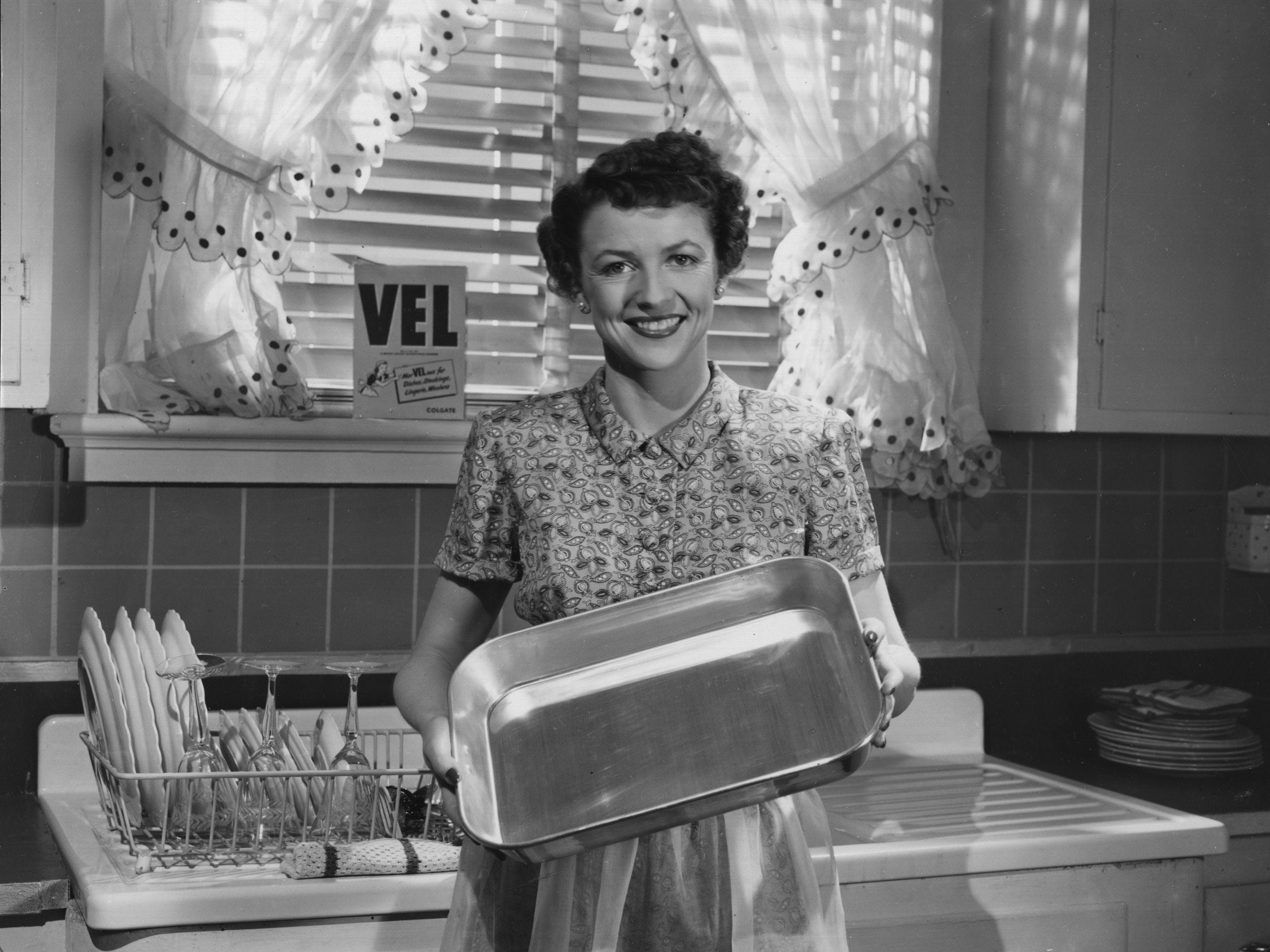 50s housewife homowner buying a house