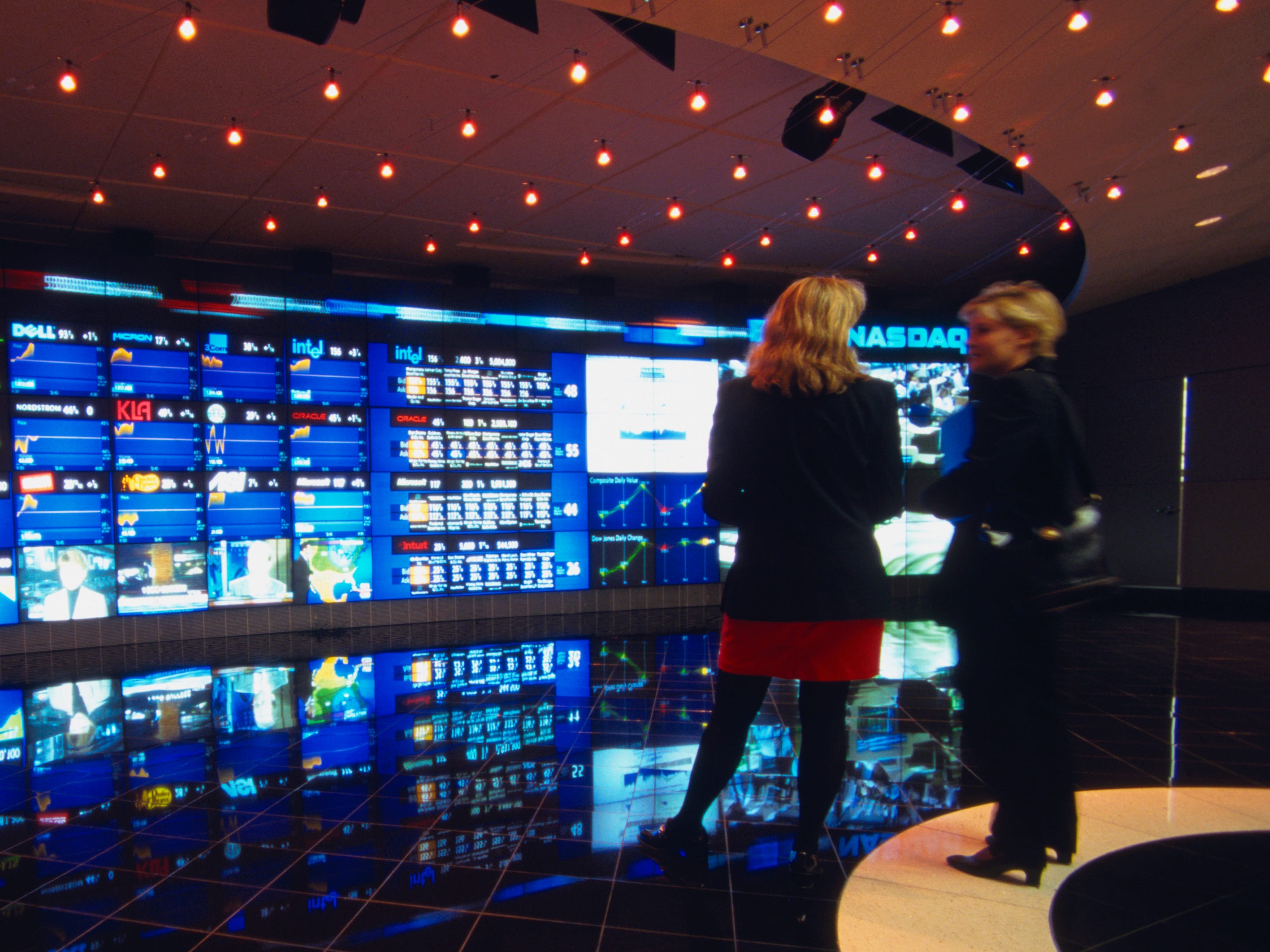 nasdaq women 90s