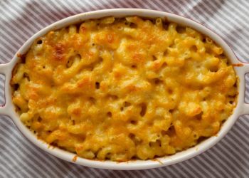 I’ve been a chef for 15 years. Here are my 9 tips for making the best mac and cheese.