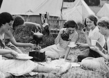 30 vintage photos show how different camping used to be