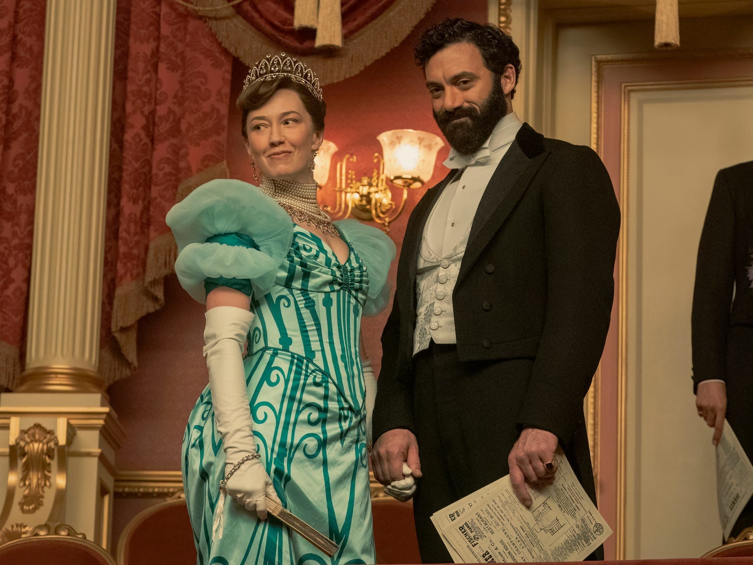 Carrie Coon and Morgan Spector star in HBO's