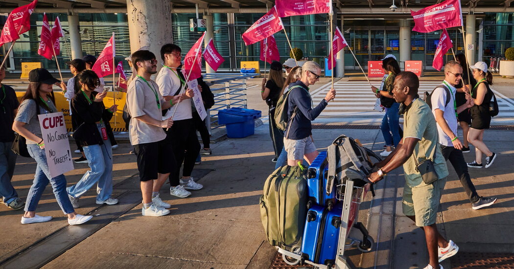 Air Canada Strike Grounds Hundreds of Flights, Stranding Passengers