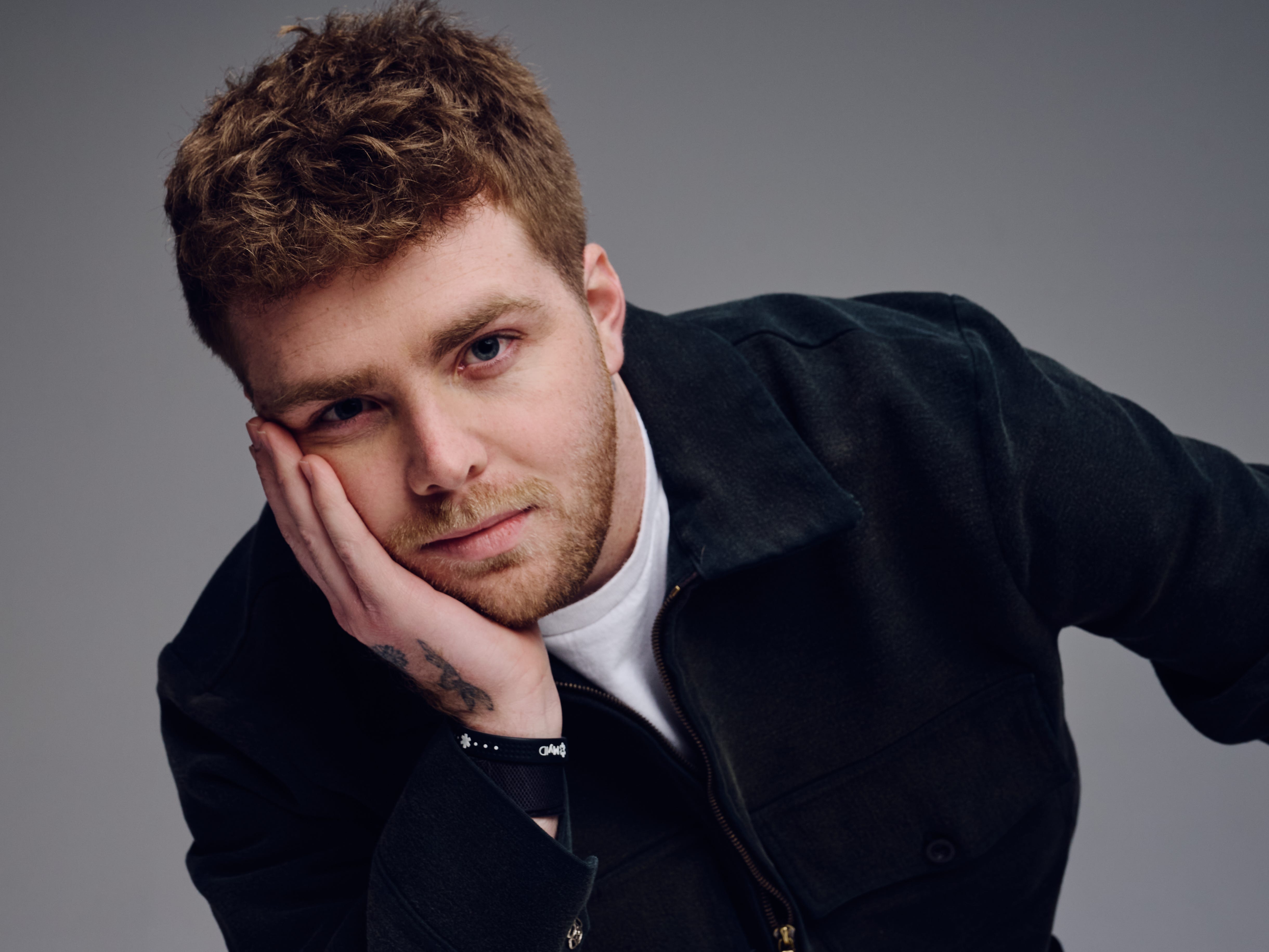 Alex Warren press photo