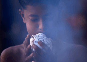 An Ancient Indian Seashell Trick Could Help You Stop Snoring and Sleep Better