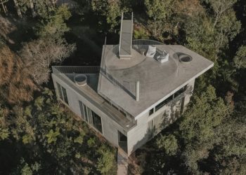 Atelier Garcia’s Concrete House Merges Brutalism With Landscape