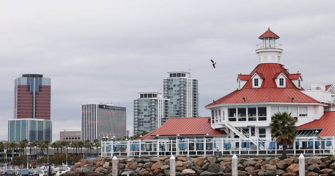 Border Patrol agent dies while facing charges of drunkenly attacking Long Beach police