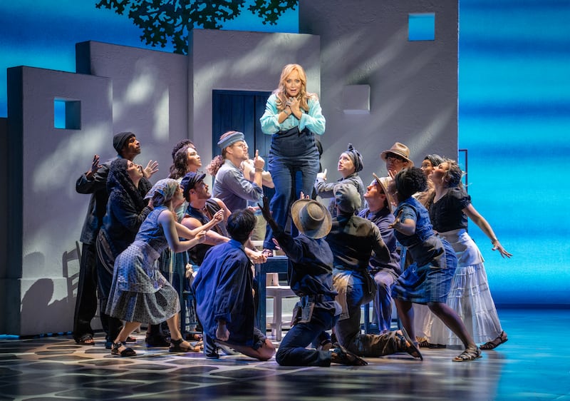 Christine Sherrill (Donna) and the cast of "Mamma Mia!"