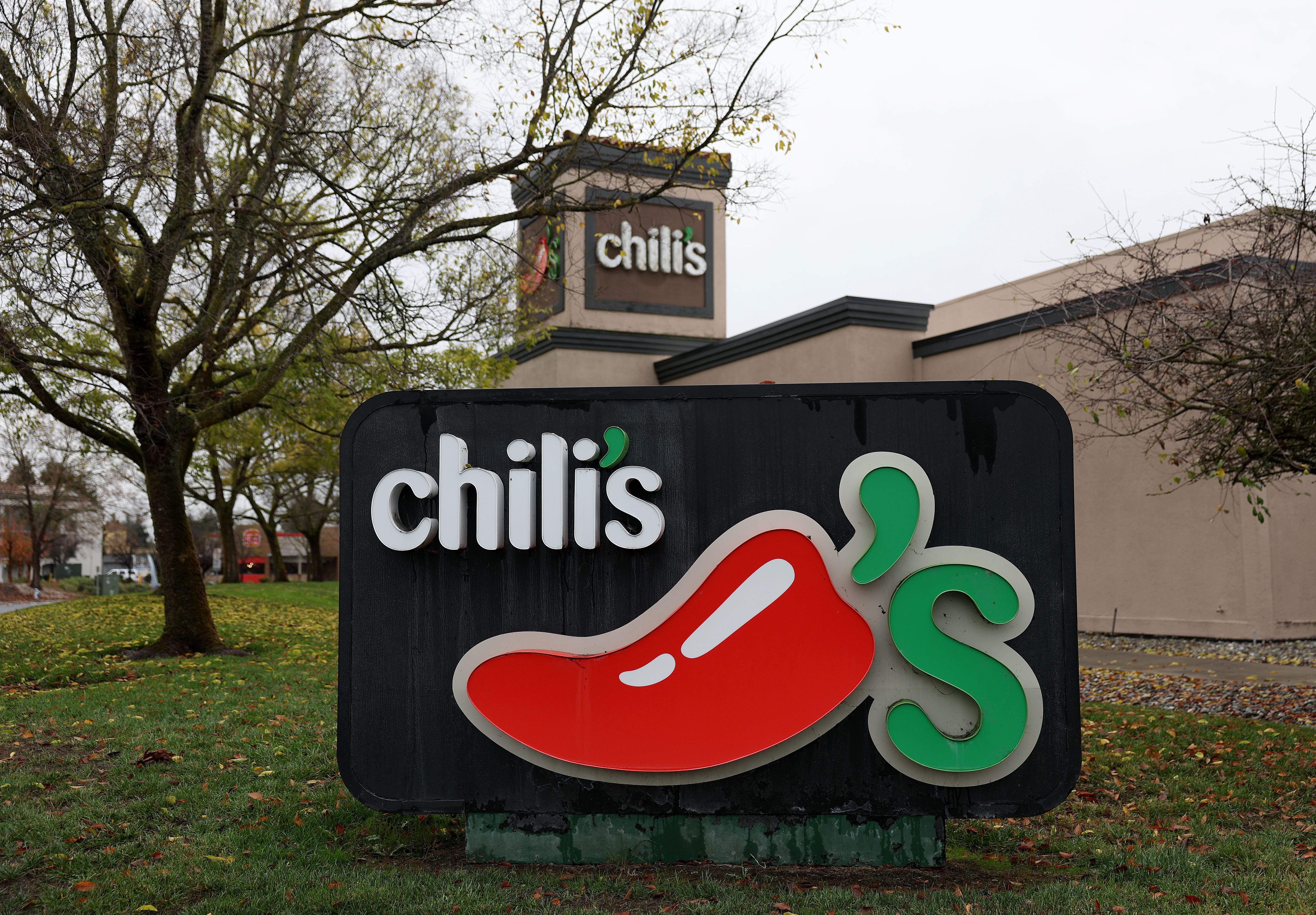 A Chili's restaurant and sign