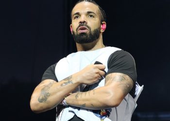 Did Drake Just Buy 2Pac’s Death Row Chain?