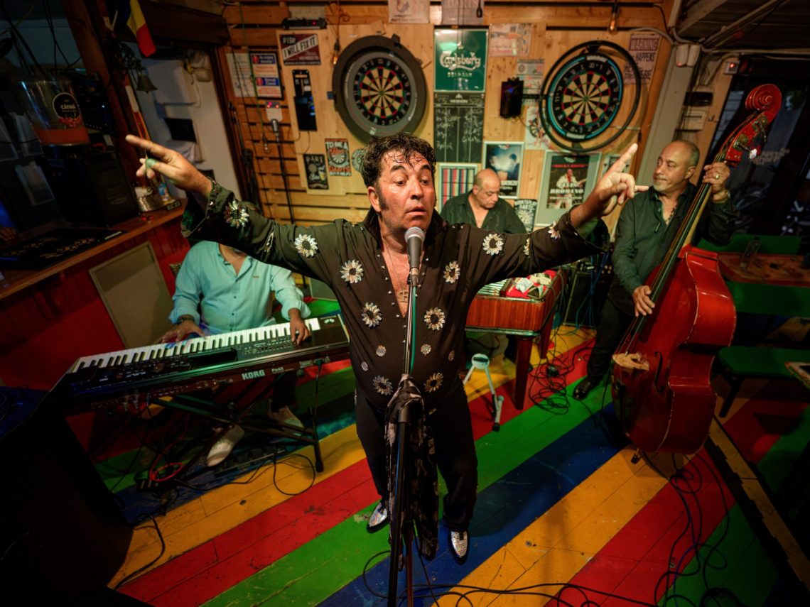 Elvis-inspired teacher fights Roma prejudice with music and heart