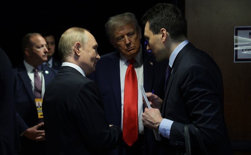 ALASKA, UNITED STATES - AUGUST 15 : (----EDITORIAL USE ONLY - MANDATORY CREDIT - ' KREMLIN PRESS OFFICE / HANDOUT' - NO MARKETING NO ADVERTISING CAMPAIGNS - DISTRIBUTED AS A SERVICE TO CLIENTS----) The first round of negotiations between Russian President Vladimir Putin and US President Donald Trump in the US state of Alaska concludes in Anchorage, Alaska, United States on August 15, 2025.