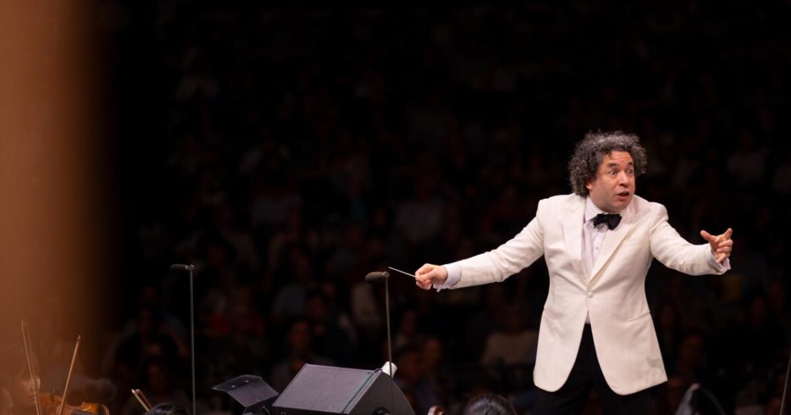 Gustavo Dudamel is briefly, joyously back at the Bowl with the L.A. Phil