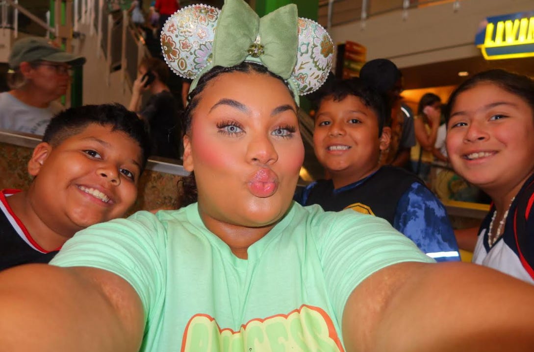 Aaliyah Arnold and cousins
