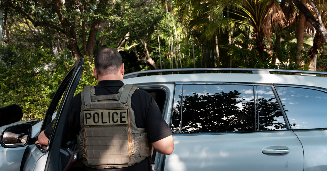 ICE Offers, Then Quickly Withdraws, Cash Bonuses for Swiftly Deporting Immigrants