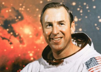Jim Lovell, commander of Apollo 13 mission, dies at 97