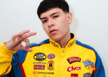 Junior H anuncia gira que llegará al Hollywood Bowl mientras apoya la causa inmigrante