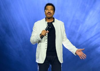 Lionel Richie burglary attempt at Beverly Hills home ends with arrest: police