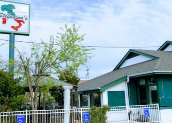 Pizza Joint Overwhelmed With Angry Customers Asking for Fake Deals Made Up by Google AI