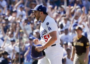 Plaschke: Sweep Diego! Dodgers dominate stumbling Padres and prove they’re better